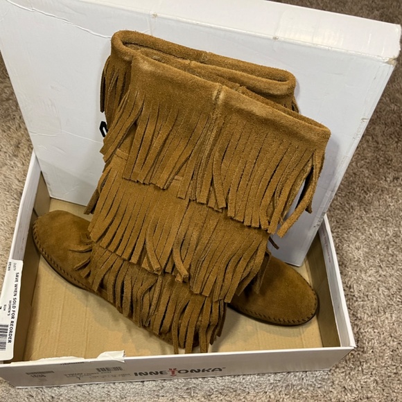 Minnetonka 3 layer fringe boot - Picture 2 of 6